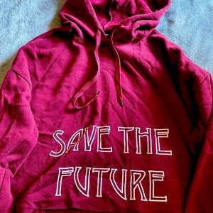 Cropped dark red sweatshirt